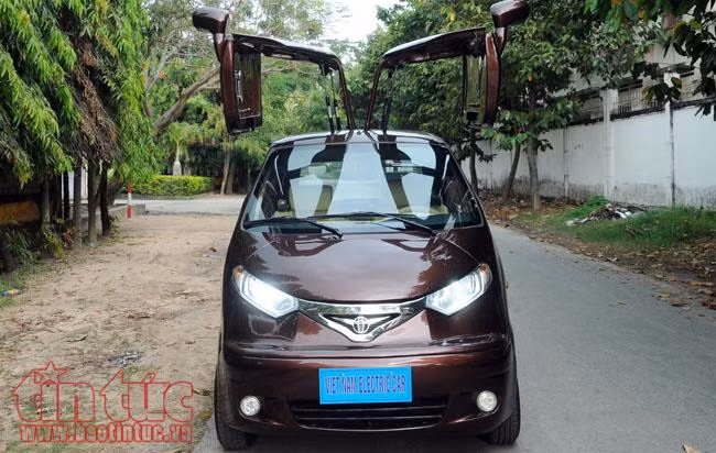 Một người dân tự mày mò sáng chế ô tô chạy 100km tốn 20.000 tiền điện ảnh 1