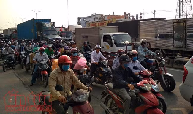 Xe bồn cuốn xe máy vào gầm, một người đàn ông tử vong ảnh 3