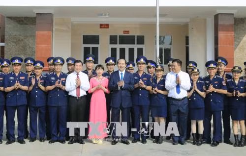 Chủ tịch nước thăm, chúc Tết cán bộ, chiến sĩ vùng Cảnh sát biển 3 ảnh 2