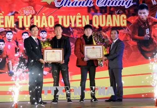 Tuyên Quang khen thưởng đội trưởng U23 Việt Nam Lương Xuân Trường ảnh 1