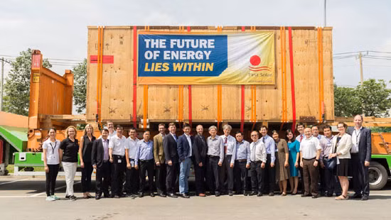 First Solar Việt Nam lắp đặt thiết bị đầu tiên phục vụ sản xuất tấm mô-đun Series 6 ảnh 1