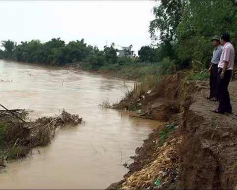 Mưa lớn gây sạt lở nghiêm trọng tại Quảng Nam ảnh 1