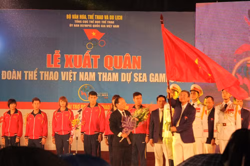 Tưng bừng lễ xuất quân tham dự SEA Games 27 ảnh 1
