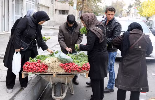 Đòn trừng phạt vẫn lơ lửng trên đầu Iran ảnh 1