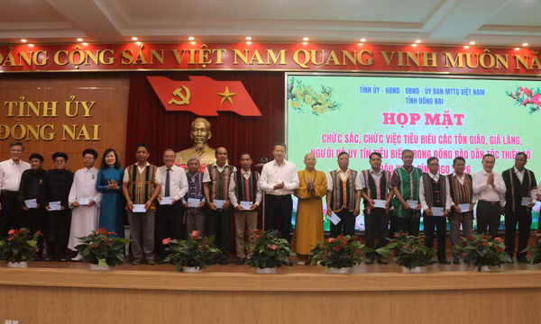 Chức sắc các tôn giáo góp sức xây dựng khối đại đoàn kết