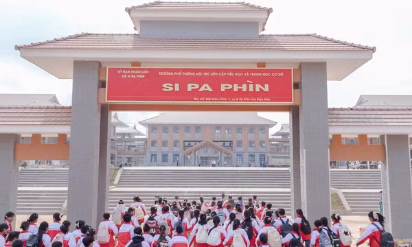 Xây ước mơ cho học sinh vùng biên Si Pa Phìn