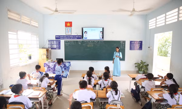 Triển khai dạy học tiếng dân tộc thiểu số với trọng tâm là tiếng Khmer và Chăm