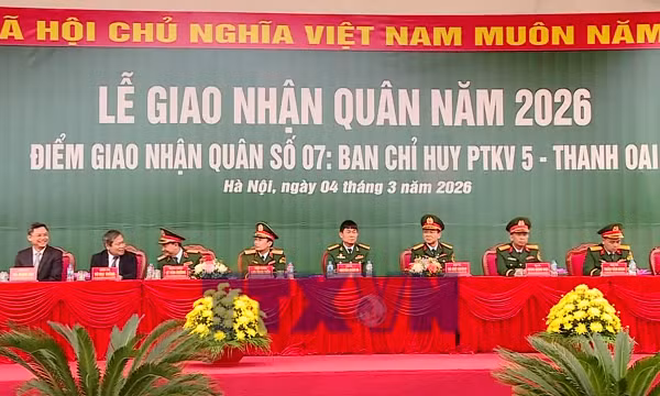 Hàng vạn thanh niên cả nước hồ hởi trong ngày giao nhận quân