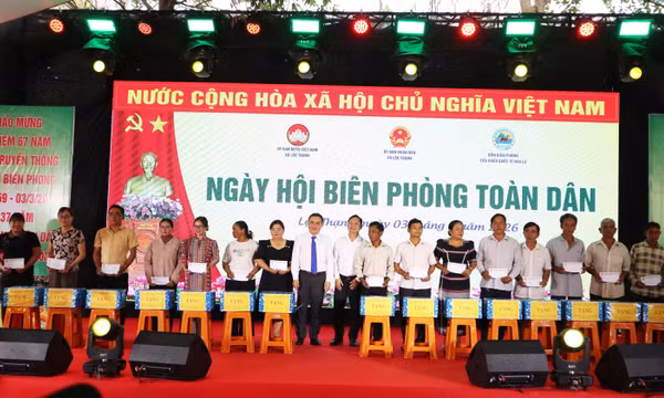 Kề vai sát cánh cùng Bộ đội Biên phòng bảo vệ biên giới