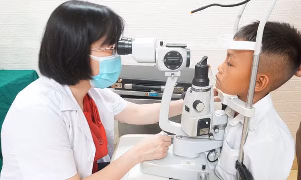 Khám và phẫu thuật miễn phí cho trẻ em khuyết tật