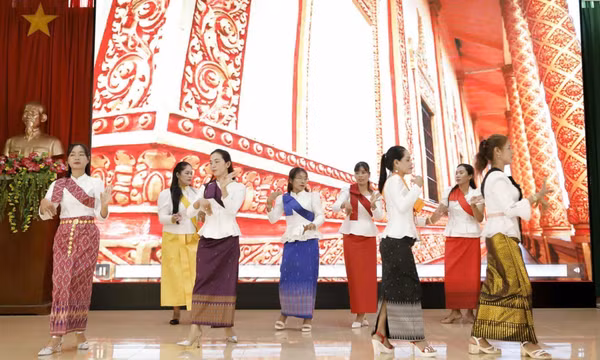 Không để mai một di sản văn hóa quý báu của cha ông