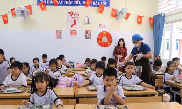 Đắk Lắk: Nhiều trường học gặp khó khi áp dụng định mức dịch vụ bán trú lạc hậu