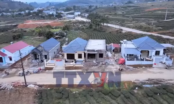 Người dân Bản Bo phấn khởi đón Tết trong những ngôi nhà mới