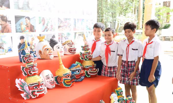 Công bố di sản văn hóa phi vật thể quốc gia nghề làm mão, mặt nạ của đồng bào Khmer