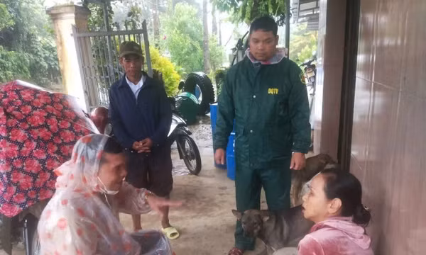 Đà Nẵng: 31 nhân khẩu thôn Arớch, xã Sông Kôn trở về nhà sau di dời tránh bão