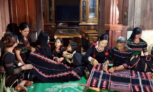 Dệt thổ cẩm - nét văn hóa của đồng bào M’nông