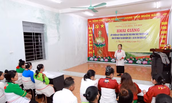 'Giữ lửa' văn hóa dân tộc Mảng ở biên giới Lai Châu