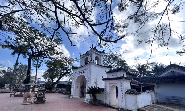 Du lịch tâm linh: 'Thỏi nam châm' hút du khách đầu Xuân