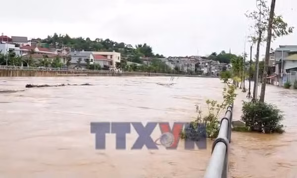Cao Bằng: Hàng trăm nhà dân bị ngập và cô lập trong mưa lũ