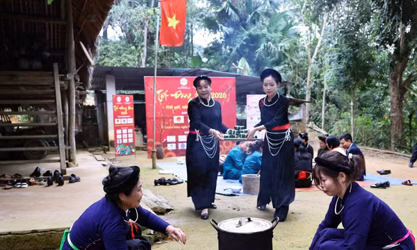 Bên mái nhà sàn, cùng đồng bào Tuyên Quang đón Tết đoàn viên