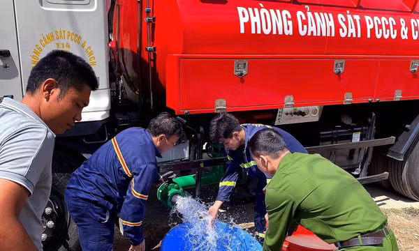 Nỗ lực đưa nước sạch lên bản Mông Pà Cò