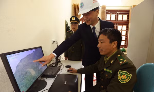 Xây 'lá chắn số' bảo vệ rừng Hoàng Liên
