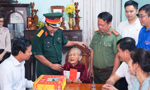 Giữ bình yên biên giới bằng tình quân dân bền chặt