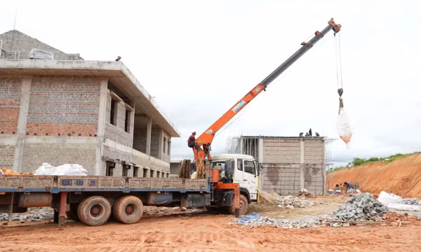 Tăng tốc để 'về đích' trường liên cấp biên giới