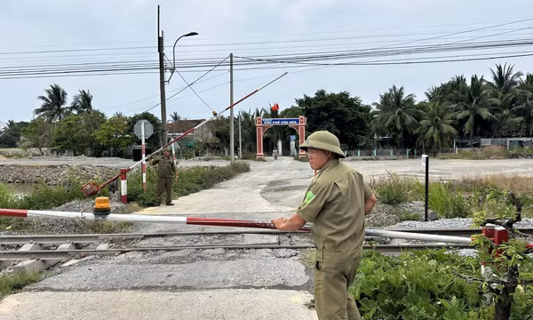Mô hình 'Gác chắn tự quản' giữ bình yên tuyến đường sắt dân sinh