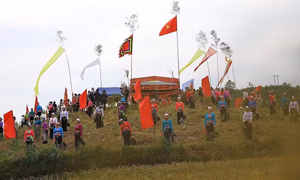 Lễ hội Ruộng bậc thang Miền Đồi thu hút hàng nghìn du khách
