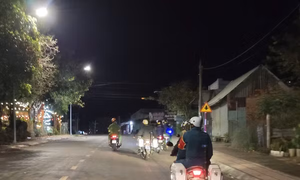 Xuyên đêm tuần tra giữ bình yên nơi vùng sâu, vùng đồng bào thiểu số