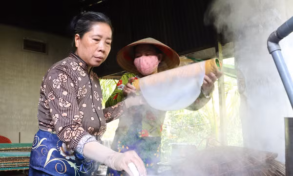 Làm mới thương hiệu bánh tráng Cù lao Mây trăm tuổi