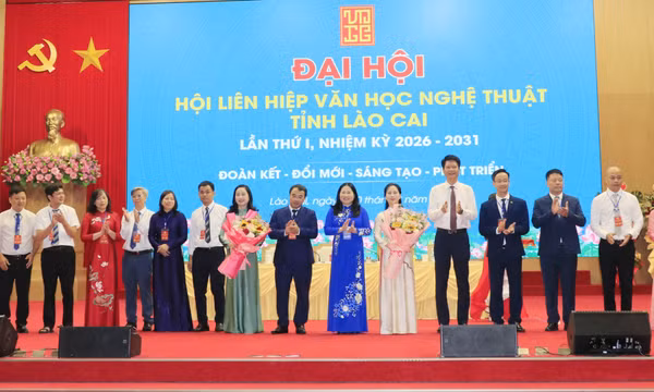 Phát huy sức mạnh văn học nghệ thuật, góp phần giữ gìn bản sắc văn hóa