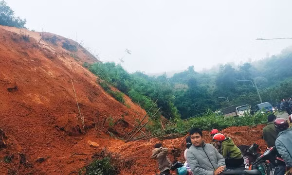 Khắc phục sạt lở, thông tuyến đường Đồng Nai đi Lâm Đồng