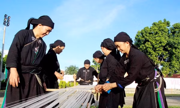 Nghề dệt của người La Chí - Giá trị di sản trong đời sống cộng đồng
