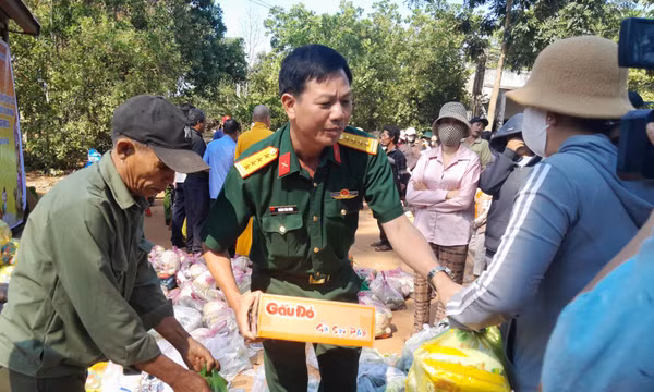 Sắc xuân trên vùng đất thắm đượm tình quân dân