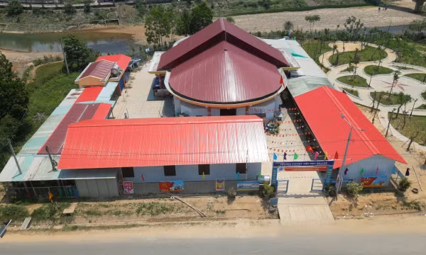 Vun đắp niềm tin cho học sinh vùng biên từ những ngôi trường mới