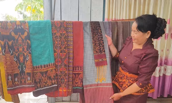 Làng nghề dệt thổ cẩm của đồng bào dân tộc Khmer phát triển kinh tế di sản