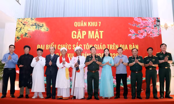 Lực lượng vũ trang Quân khu 7 đoàn kết, đồng hành cùng đồng bào tôn giáo