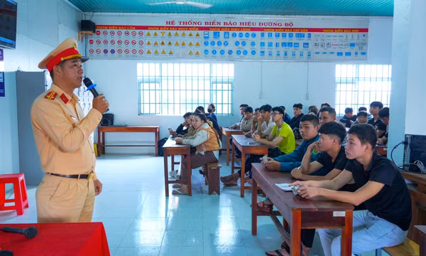 Đổi mới tuyên truyền, nâng cao ý thức, kéo giảm tai nạn giao thông