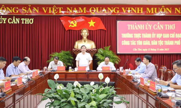 Xây dựng đội ngũ, phát huy vai trò người có uy tín trong vùng đồng bào dân tộc
