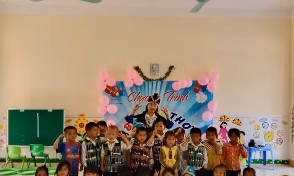 'Ngọn hải đăng' mang ánh sáng tri thức đến với trẻ em vùng cao