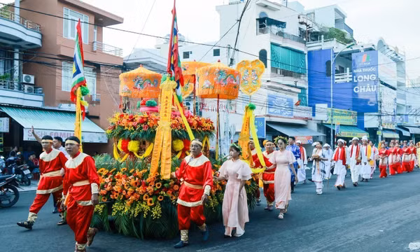 Tạo trải nghiệm văn hóa có chiều sâu cho du khách ở Lễ hội Tháp Bà Pô Nagar