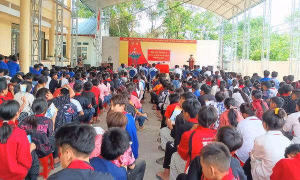 Học nghề, học văn hóa mở hướng thoát nghèo cho học sinh vùng cao biên giới
