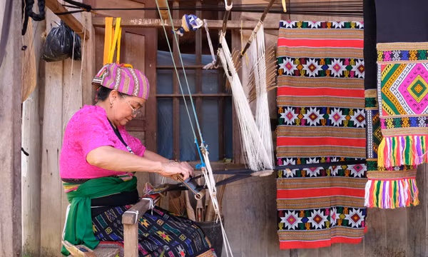 Nữ nghệ nhân gìn giữ nghề truyền thống nơi đại ngàn Tây Nguyên