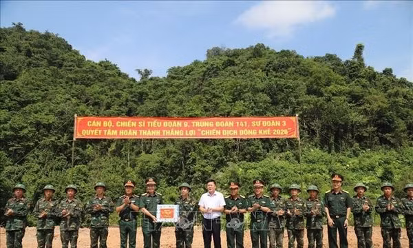 'Chiến dịch 100 ngày đêm cao điểm' - niềm vui của học sinh vùng biên