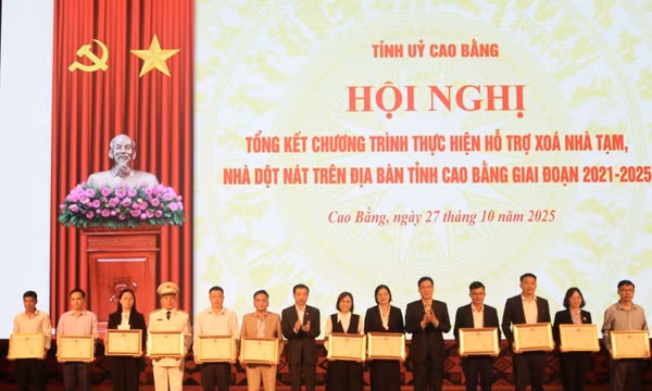 Cao Bằng hoàn thành xóa nhà tạm, nhà dột nát