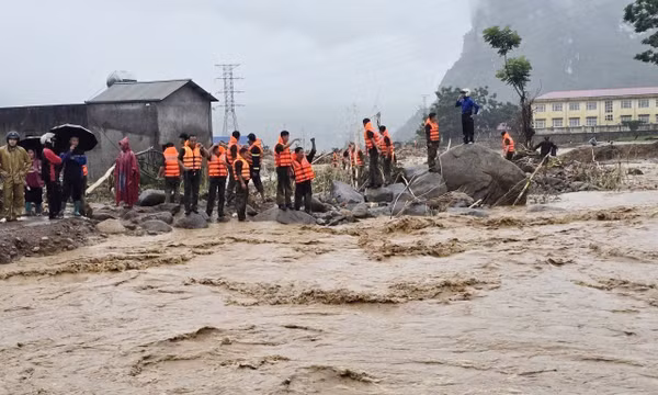 Những người thầm lặng sau tuyến đầu