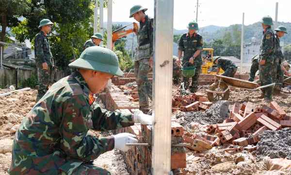 Bộ đội thần tốc xây nhà cho người dân vùng lũ Mường Than, Lai Châu