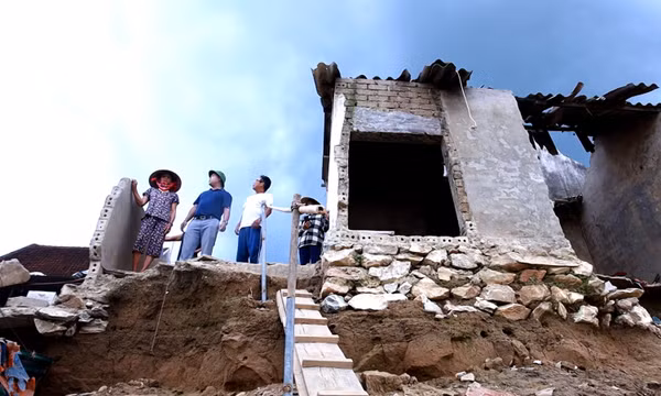 Người dân bất an vì nỗi lo sạt lở